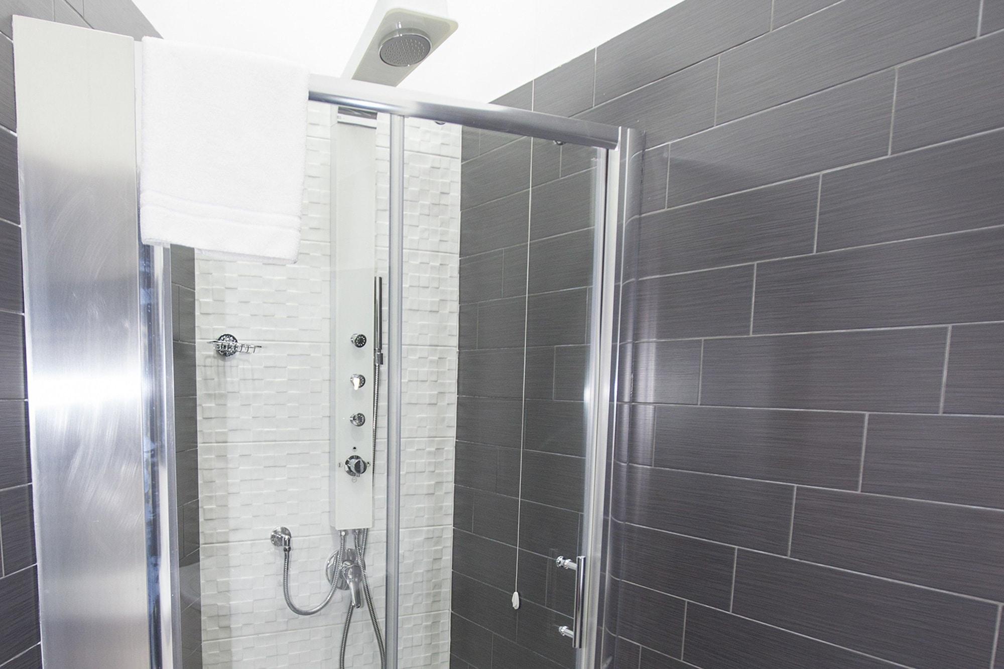Bed and Breakfast Napoli Garibaldi Square Екстер'єр фото