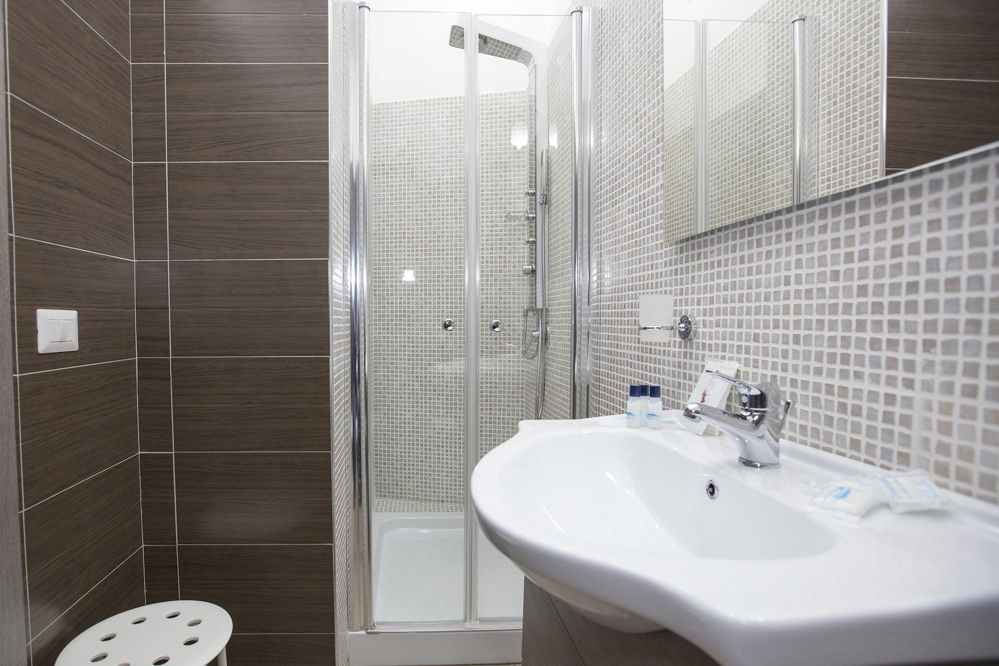 Bed and Breakfast Napoli Garibaldi Square Екстер'єр фото