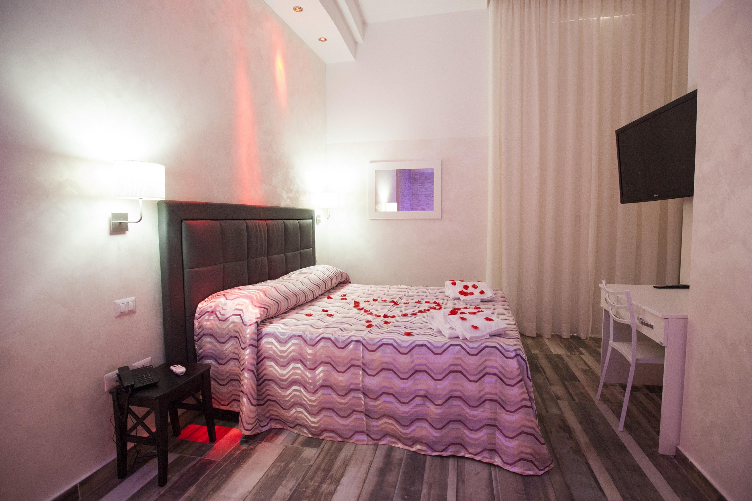 Bed and Breakfast Napoli Garibaldi Square Екстер'єр фото